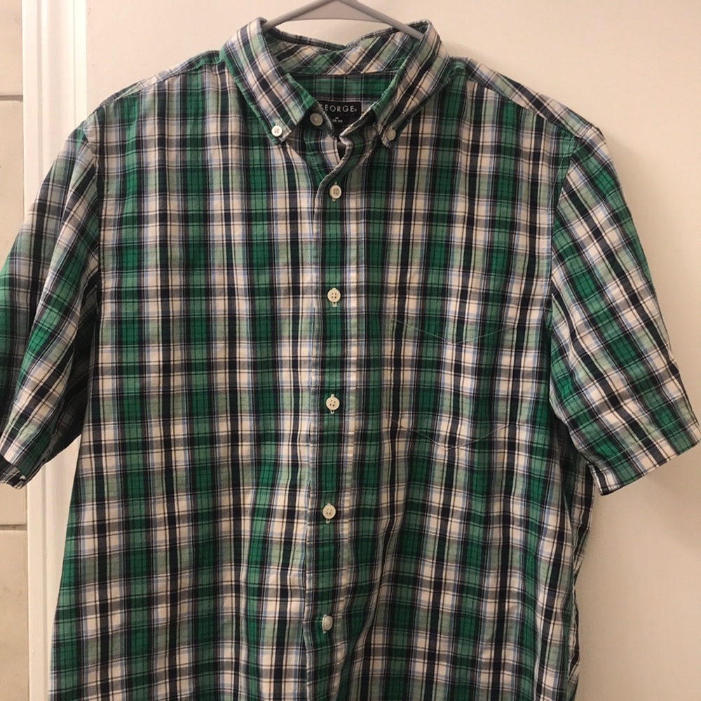 Short sleeve button down men shirt